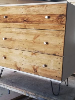 Rustic Style Chest of Drawers with hairpin legs