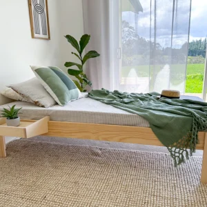 Classic Bed with solid Pine
