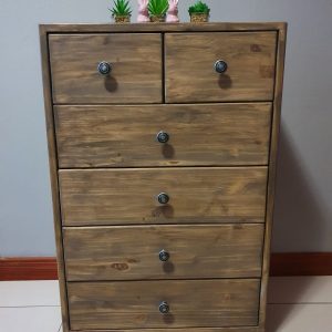 Chest of Drawers / Compactums